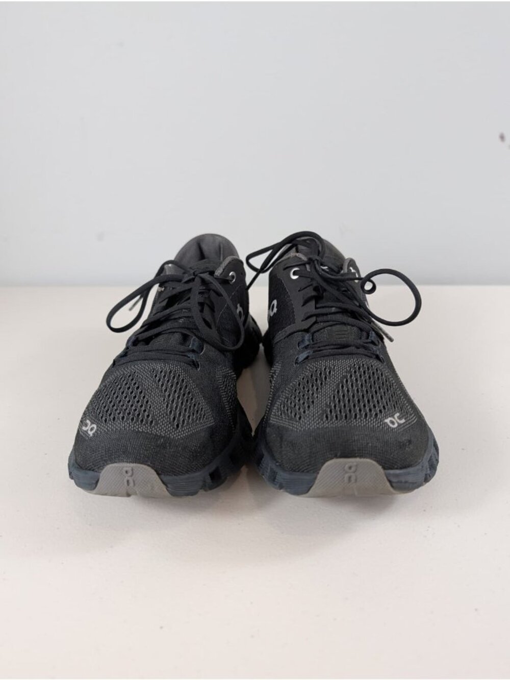 On cloud Road Running shoes women's sneakers in black size 8.5
